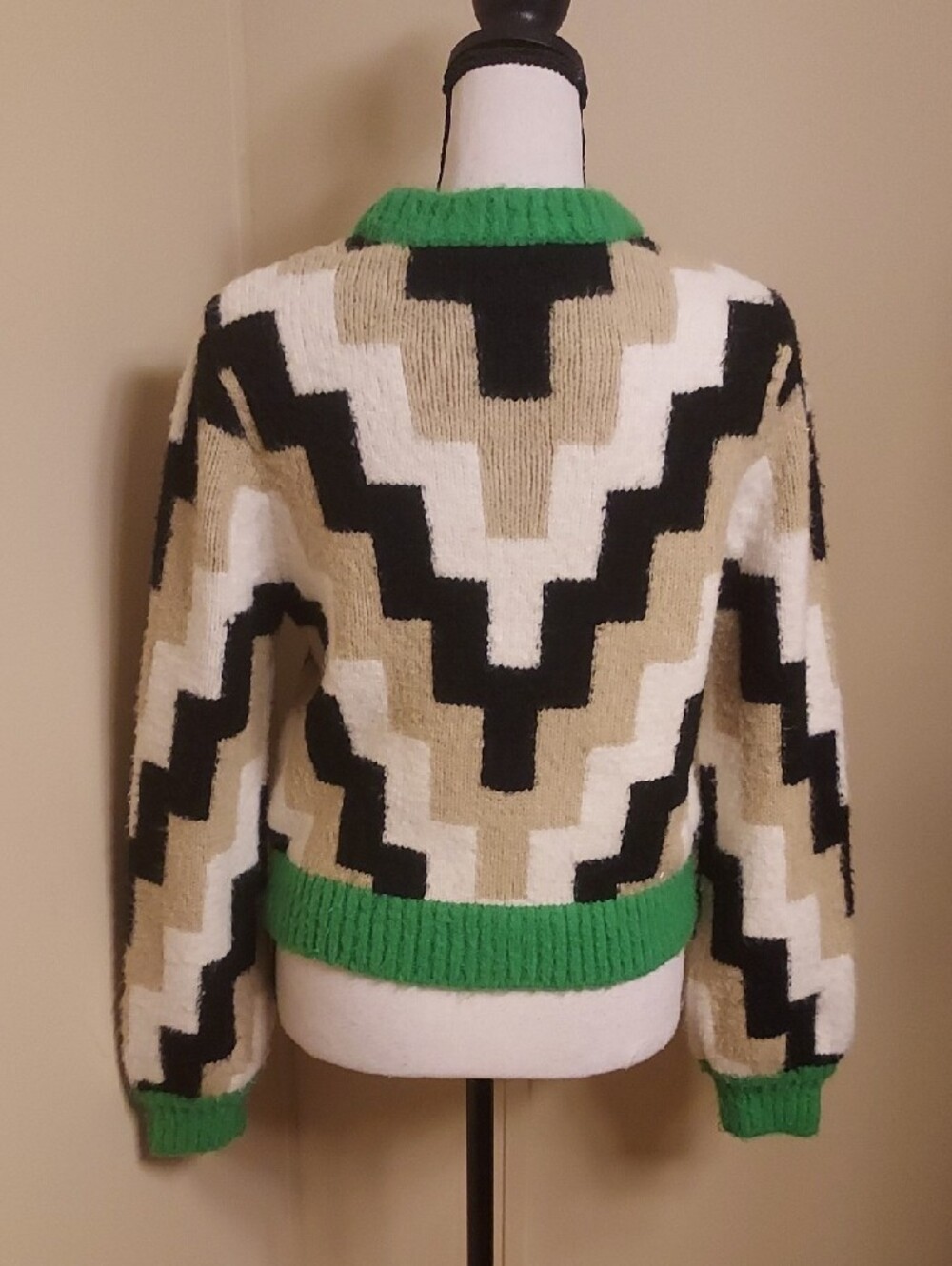 Callahan Green, Cream & Black Geometric Crewneck Sweater - Picture 4 of 5